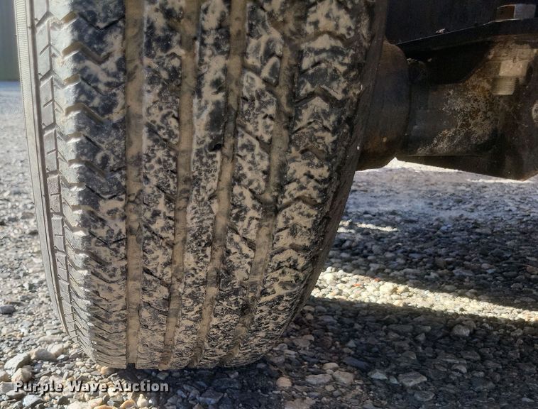 image for item DQ3792 2021 Mauldin MT600 oil distribution trailer