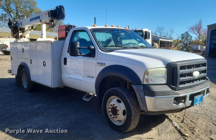image for item DQ3794 2007 Ford F450 Super Duty XL utility / service truck