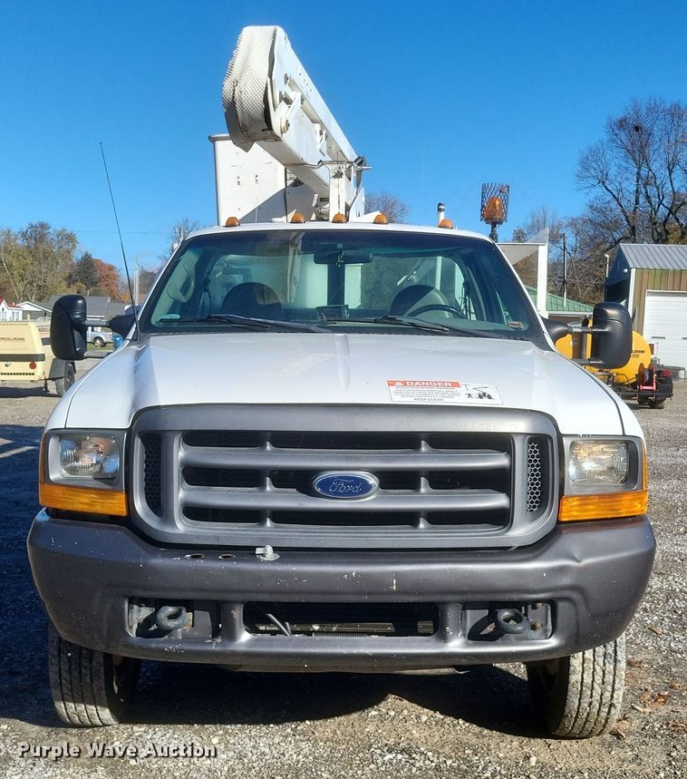 image for item DQ3795 1999 Ford F550 bucket truck