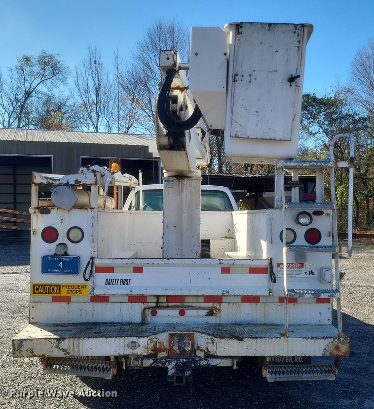 image for item DQ3795 1999 Ford F550 bucket truck