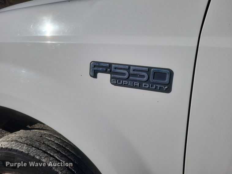 image for item DQ3795 1999 Ford F550 bucket truck