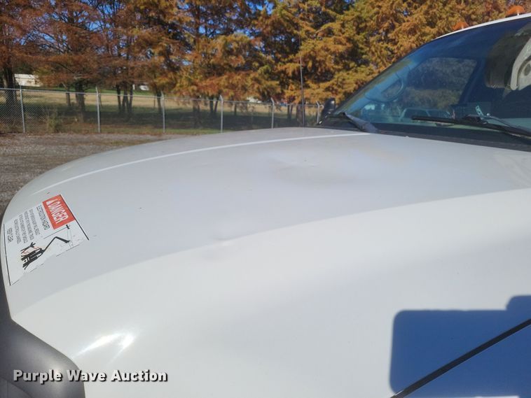 image for item DQ3795 1999 Ford F550 bucket truck