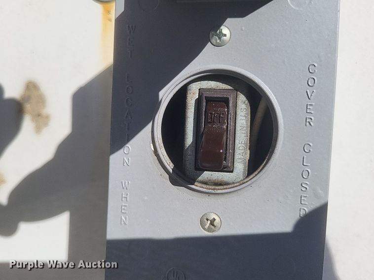 image for item DQ3795 1999 Ford F550 bucket truck