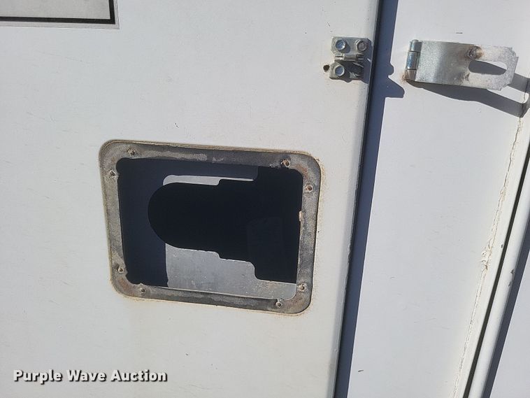 image for item DQ3795 1999 Ford F550 bucket truck