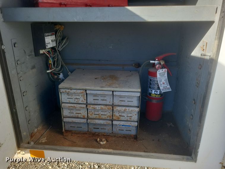 image for item DQ3795 1999 Ford F550 bucket truck