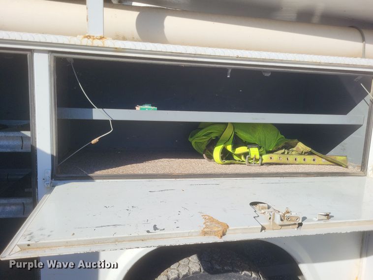 image for item DQ3795 1999 Ford F550 bucket truck