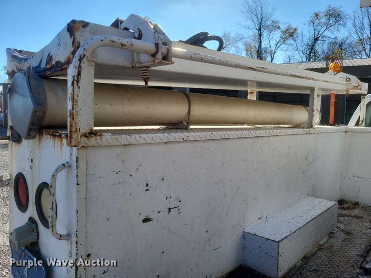 image for item DQ3795 1999 Ford F550 bucket truck