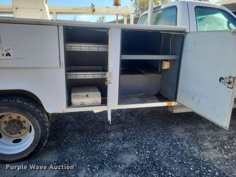 image for item DQ3795 1999 Ford F550 bucket truck