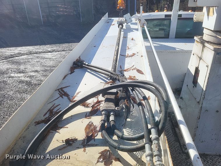image for item DQ3795 1999 Ford F550 bucket truck