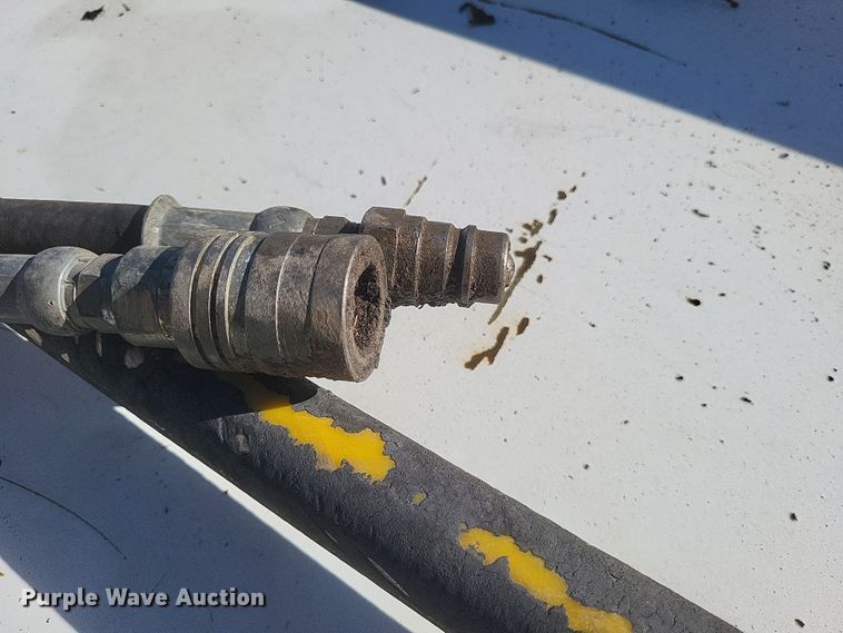 image for item DQ3795 1999 Ford F550 bucket truck