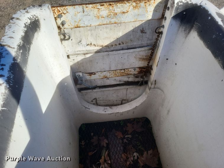 image for item DQ3795 1999 Ford F550 bucket truck