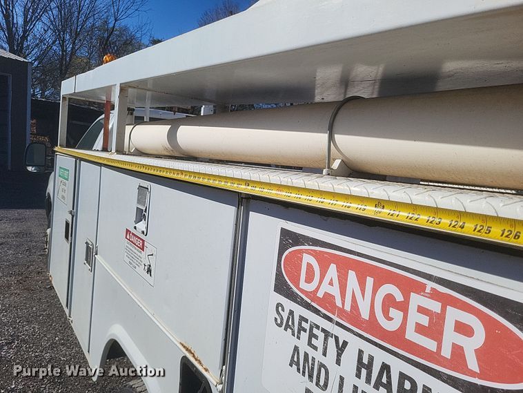 image for item DQ3795 1999 Ford F550 bucket truck