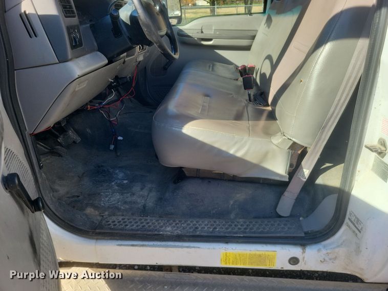 image for item DQ3795 1999 Ford F550 bucket truck