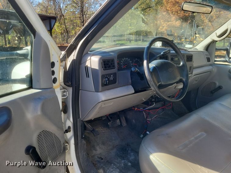 image for item DQ3795 1999 Ford F550 bucket truck