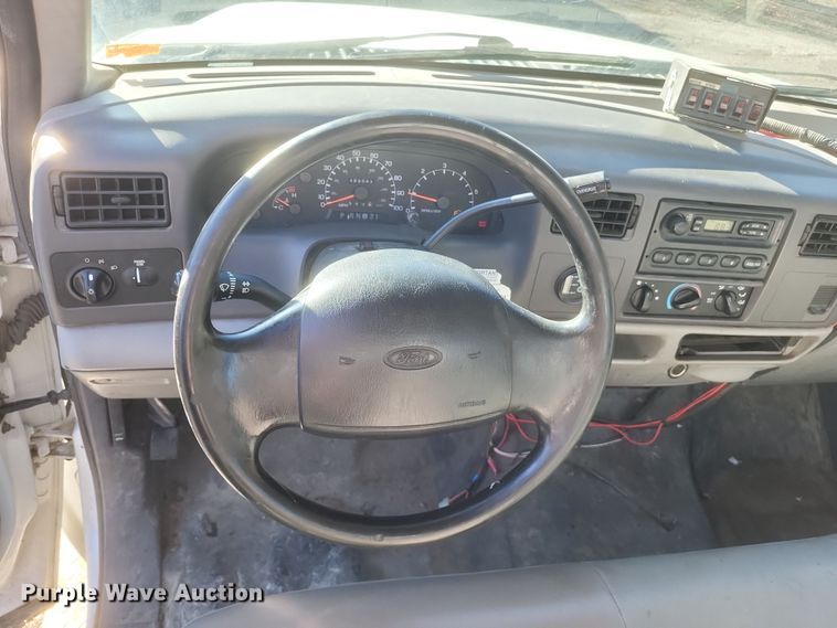 image for item DQ3795 1999 Ford F550 bucket truck