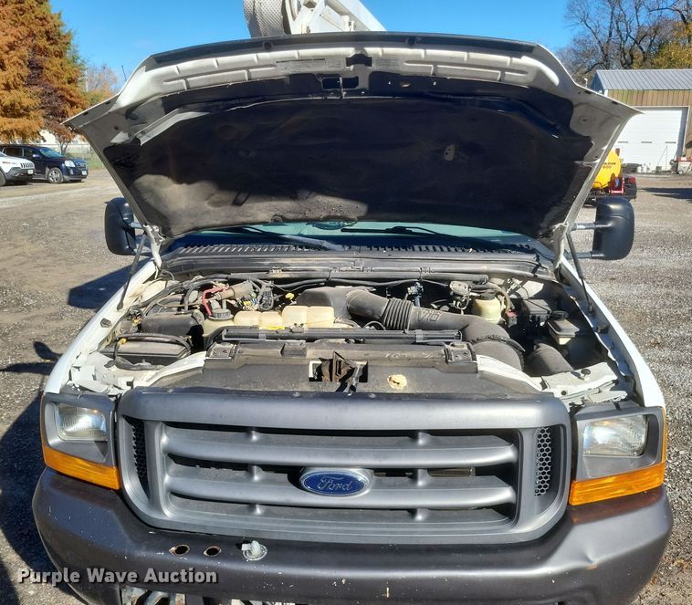 image for item DQ3795 1999 Ford F550 bucket truck