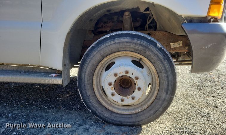 image for item DQ3795 1999 Ford F550 bucket truck