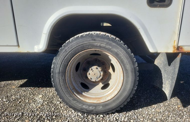 image for item DQ3795 1999 Ford F550 bucket truck