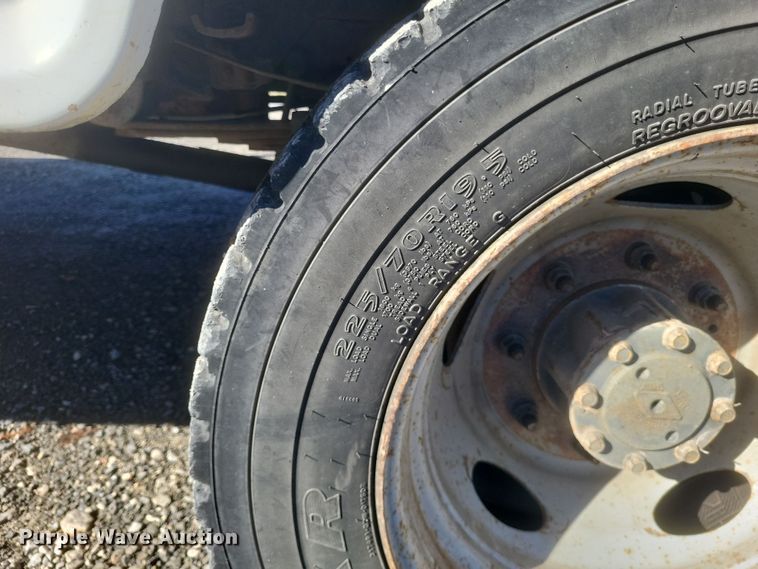 image for item DQ3795 1999 Ford F550 bucket truck