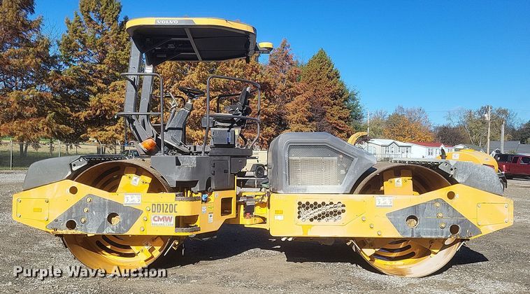 image for item DQ3796 2017 Volvo DD120C double drum vibratory roller