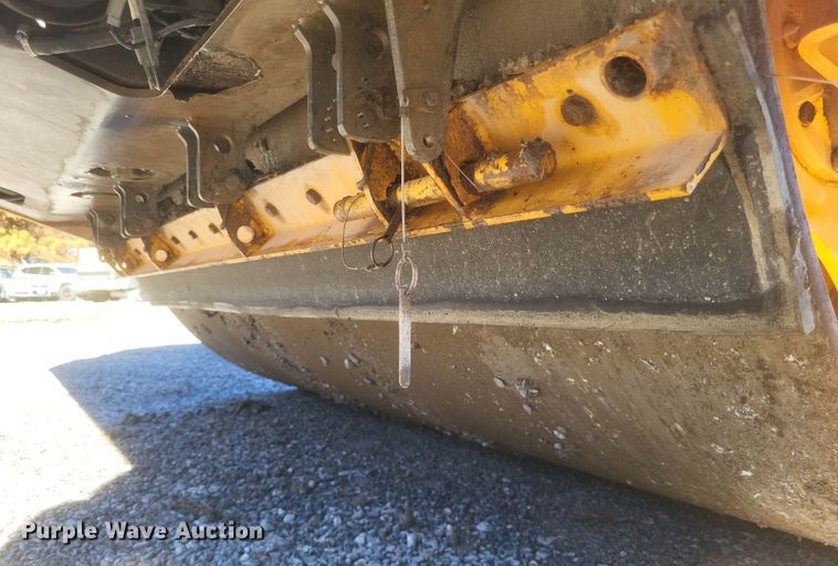 image for item DQ3796 2017 Volvo DD120C double drum vibratory roller