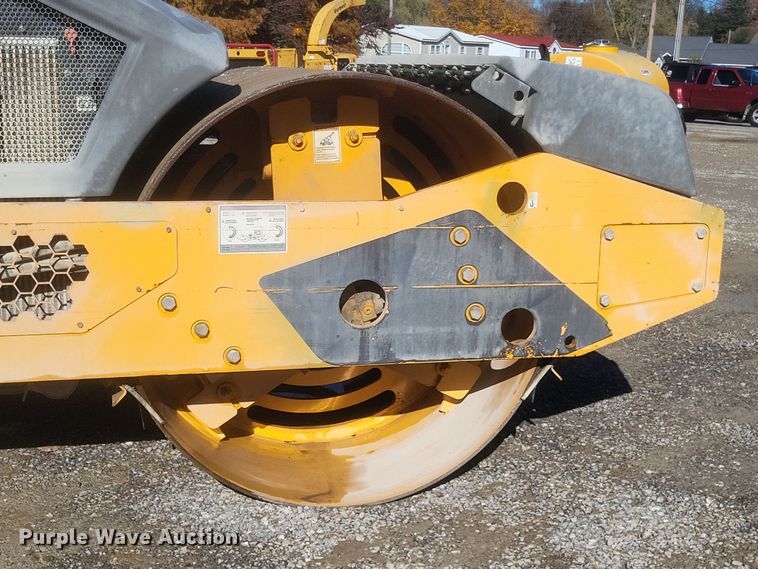 image for item DQ3796 2017 Volvo DD120C double drum vibratory roller