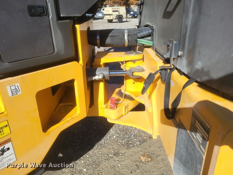 image for item DQ3796 2017 Volvo DD120C double drum vibratory roller