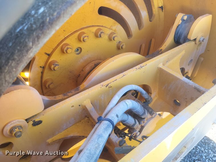 image for item DQ3796 2017 Volvo DD120C double drum vibratory roller