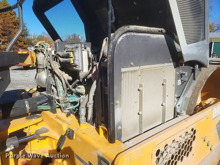 image for item DQ3796 2017 Volvo DD120C double drum vibratory roller