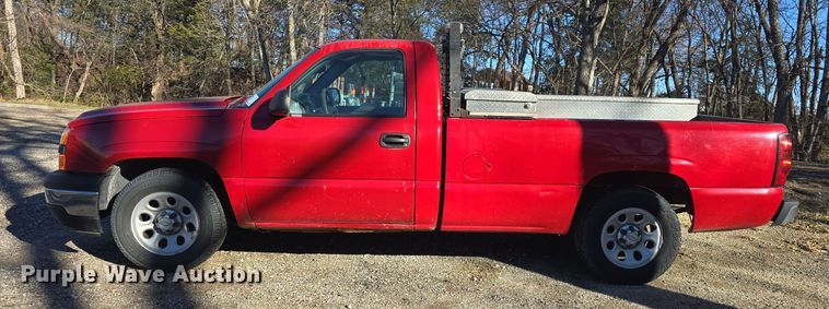 image for item DQ5306 2006 Chevrolet Silverado 1500 pickup truck