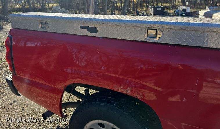 image for item DQ5306 2006 Chevrolet Silverado 1500 pickup truck