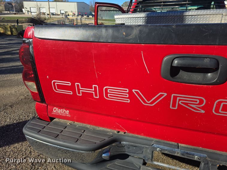 image for item DQ5306 2006 Chevrolet Silverado 1500 pickup truck