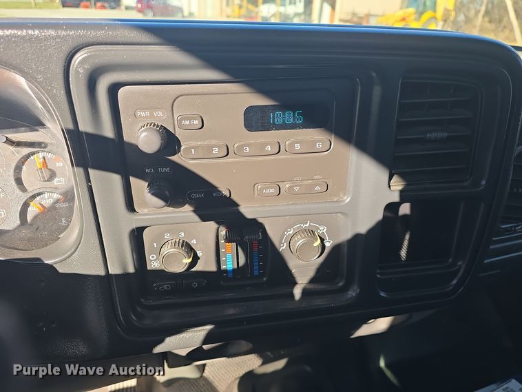 image for item DQ5306 2006 Chevrolet Silverado 1500 pickup truck