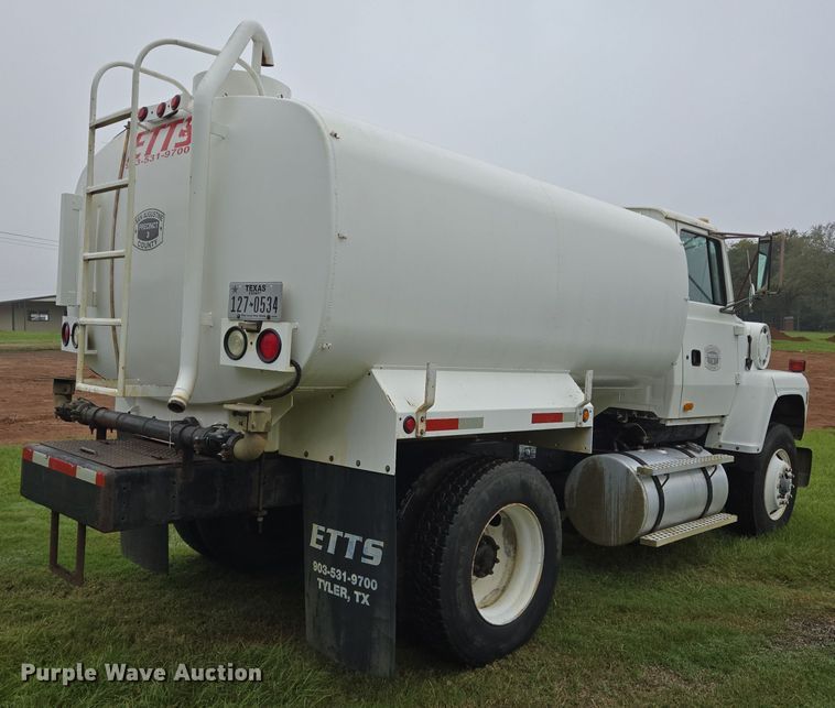 image for item DT5341 1995 Ford LN8000 water truck