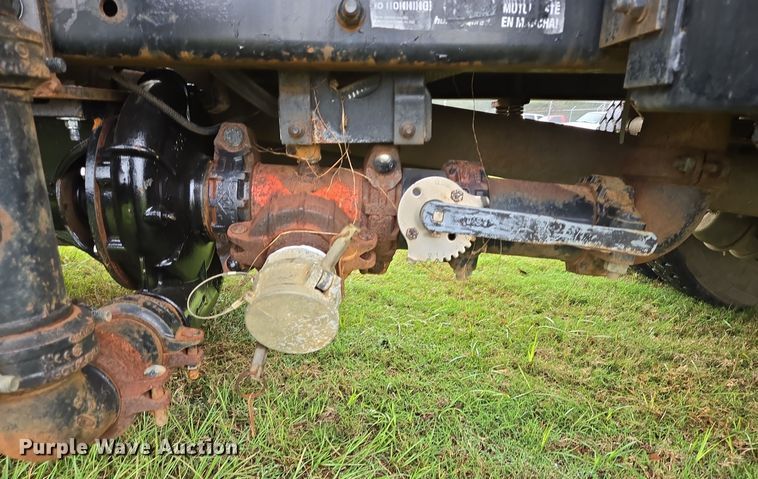 image for item DT5341 1995 Ford LN8000 water truck