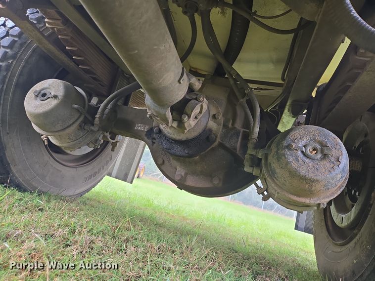 image for item DT5341 1995 Ford LN8000 water truck