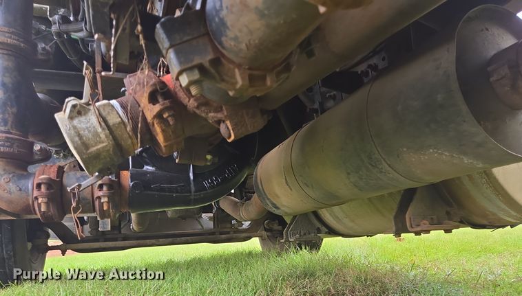 image for item DT5341 1995 Ford LN8000 water truck