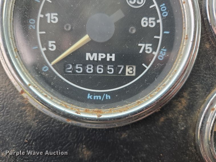 image for item DT5341 1995 Ford LN8000 water truck