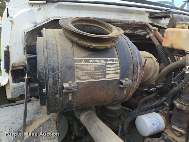 image for item DT5341 1995 Ford LN8000 water truck