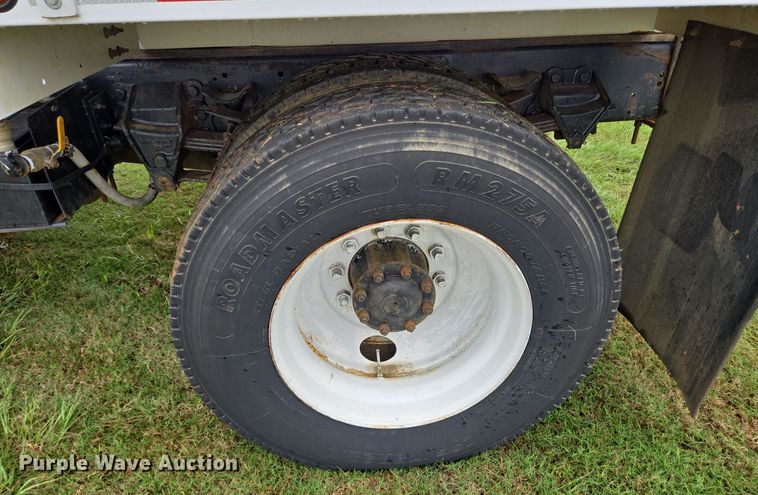 image for item DT5341 1995 Ford LN8000 water truck