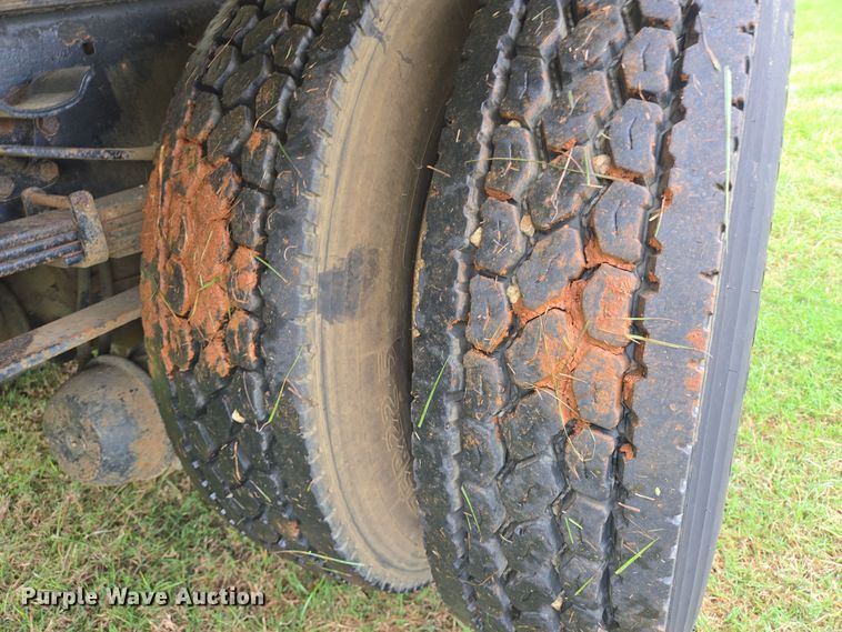 image for item DT5341 1995 Ford LN8000 water truck