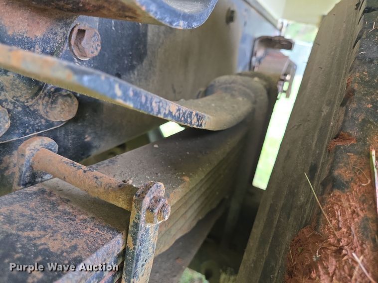 image for item DT5341 1995 Ford LN8000 water truck