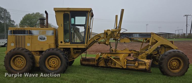 image for item DT5342 1998 Caterpillar 12H motor grader