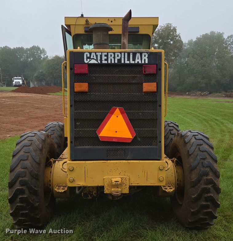 image for item DT5342 1998 Caterpillar 12H motor grader