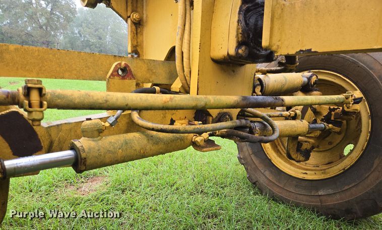 image for item DT5342 1998 Caterpillar 12H motor grader