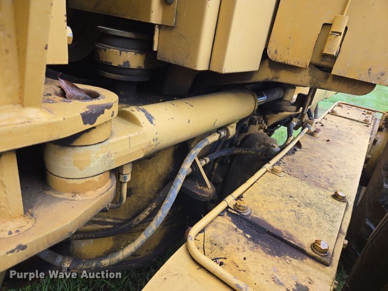 image for item DT5342 1998 Caterpillar 12H motor grader