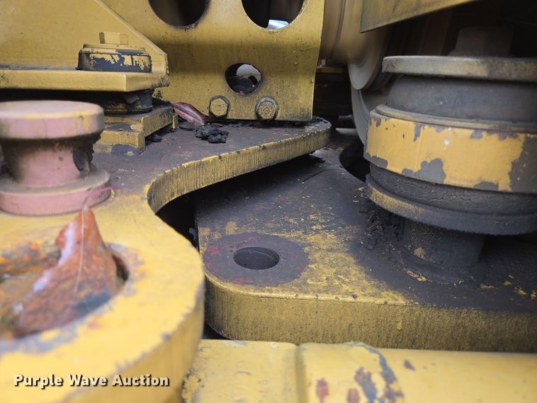 image for item DT5342 1998 Caterpillar 12H motor grader