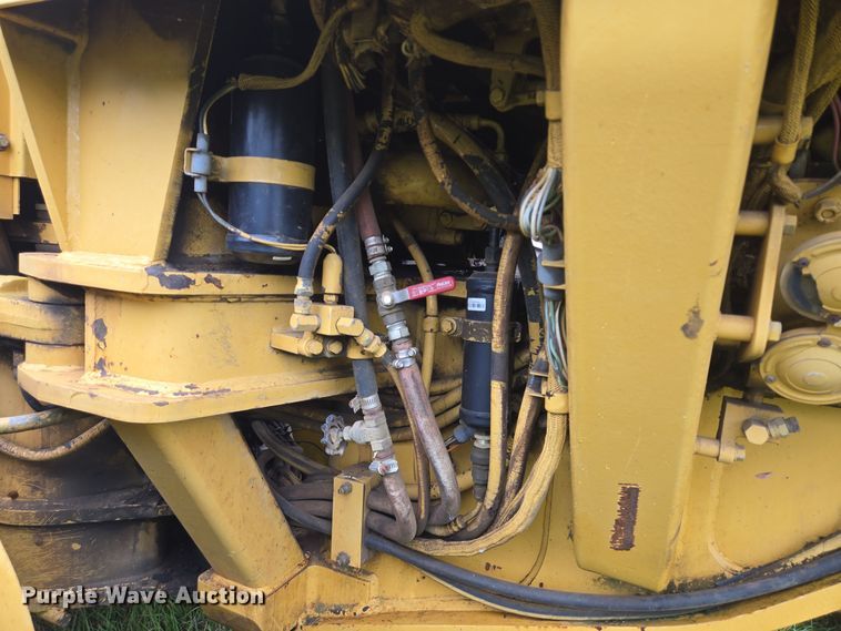 image for item DT5342 1998 Caterpillar 12H motor grader