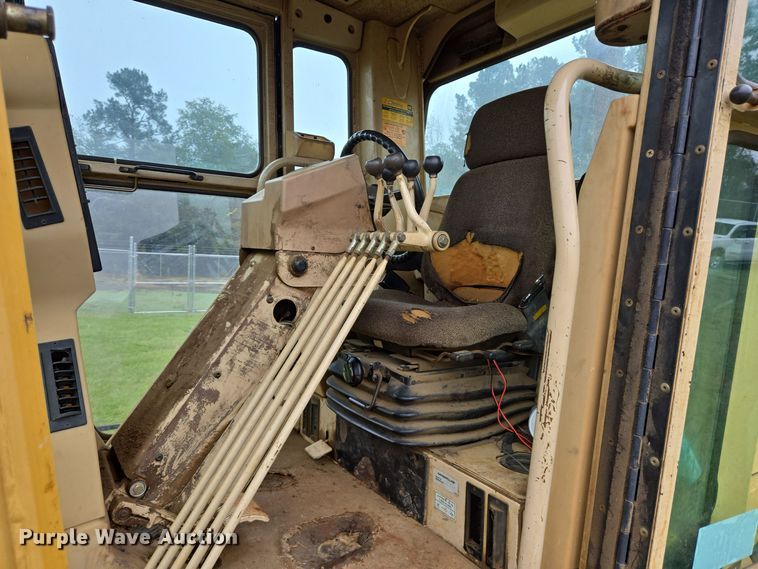 image for item DT5342 1998 Caterpillar 12H motor grader