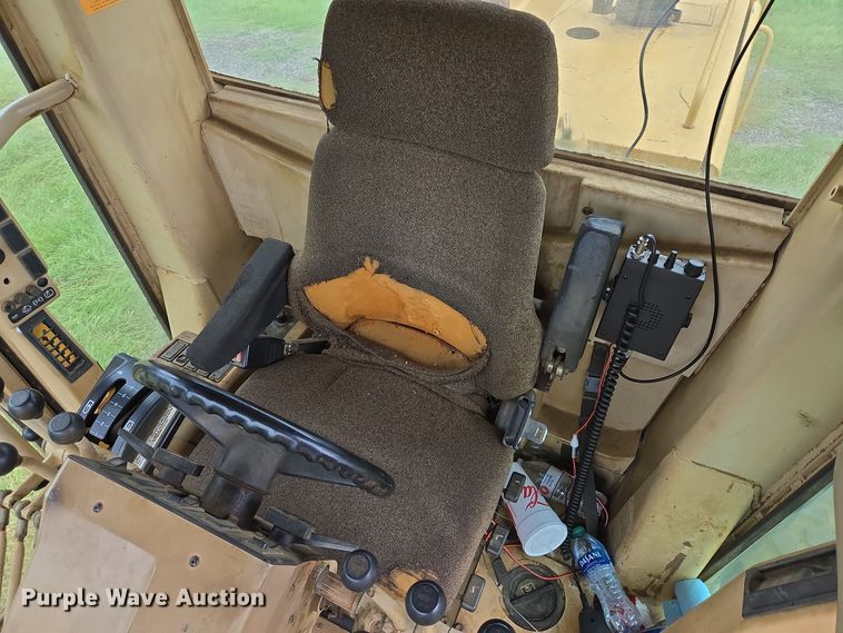 image for item DT5342 1998 Caterpillar 12H motor grader